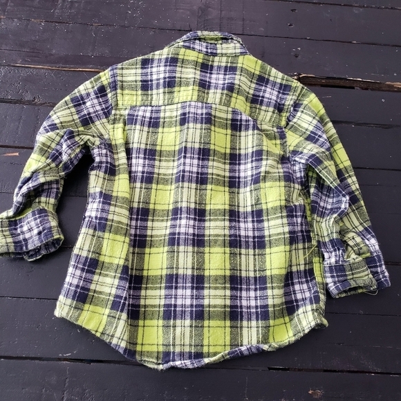 OshKosh Toddler Boy 2T Long Sleeve Flannel Button Up Shirt Blue Green Plaid Top - Picture 2 of 4